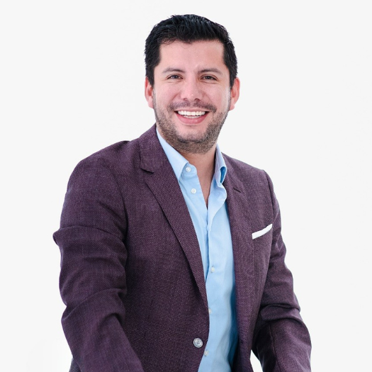 Dr. Carlos Illich Navarro at Mexico Cosmetic Center